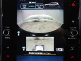 フロント&サイドカメラの映像はセンターインフォメーションディスプレーに表示されます!死角になりやすい車両左前方の確認や路肩への幅寄せに便利ですヨ!!