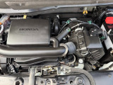 チェーン駆動の、3気筒DOHCエンジンです。