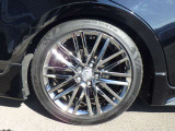 オプションの純正18インチアルミホイール!(225/45R18)