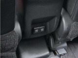 ◆後席用USBチャージャー◆後席用にも設置されており、長時間のドライブも安心です。