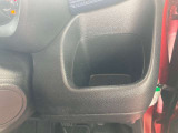 運転席側ドリンクホルダー付きです!