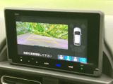 鮮明な地図表示で、安全運転をサポート。周辺の施設情報も確認でき、お出かけの計画も立てやすいです。