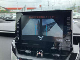 パノラミックビューモニター付きです。車両を上から見たような映像をディスプレイオーディオ画面に表示。運転席からの目視だけでは見にくい、車両周辺の状況をリアルタイムでしっかり確認できます。