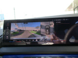 バック駐車する際に便利なバックカメラを搭載しています。360度確認でき、障害物はもちろんのこと、子供が突然出てきても確認できる便利な機能です。
