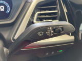 地図情報や車両情報などをステアリングのスイッチから操作して表示できます。