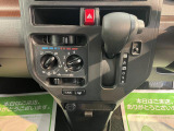 全国約700ヶ所のダイハツのお店で保証修理が受けられる&ldquo;全国サービスネットワーク&rdquo;だから、お引越し先や旅先でのトラブルにもご安心いただけます。