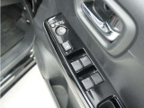 ◆パワーウィンドウスイッチ◆運転席から全席の窓の開閉操作を行うことが出来いつでも換気ができます!