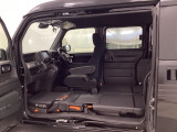 乗車人数や荷物の量、車内での過ごし方に合わせて、シートのレイアウトを変更できます。
