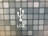 USB接続できます。スマホと接続して音楽を楽しんでください。