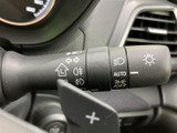 操作感も良好で、スムーズなウインカー操作が可能です。視認性の高い表示で、安全確認をサポートします。