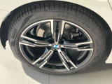 アウトバーンでの走行を見据えたBMWのブレーキシステムはもしもの時にもいち早くマシンを停止してくれます。