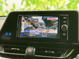 停車時にテレビを楽しめる機能。移動を終えて休憩した際に、ちょっとした空き時間を利用して番組を視聴できます。