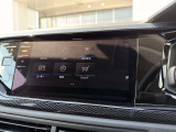 Volkswagen純正のナビゲーションです!少ない動作で必要な情報をご確認可能です!スマートフォンとも連携可能です!