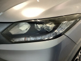 【LEDヘッドライト】点灯した瞬間のクリーンな白さが、今の車らしい清潔感を感じさせてくれます。明るさだけでなく、寿命や省エネ性能も優秀。長く乗る一台だからこそ、こだわわりたい方に最適です。