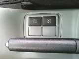 手元に集約された機能美。運転に集中できる設計