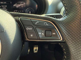 音量調節は、ステアリングスイッチ右側で変更でき、運転に集中しながら、必要な情報を瞬時に得ることができます。