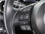 【ステアリングスイッチ】運転中、前方から目線をそらすことなく、オーディオ等の操作が可能な便利機能。安心&快適ドライブにはマストな装備。