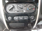 運転席シートは寒冷時にはありがたいシートヒーター付☆ ヒーテッドドアミラーも装備♪
