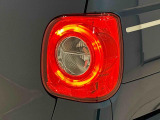丸目で愛嬌のあるデザインのLEDリヤコンビネーションランプ(LEDストップランプ)が省電力・長寿命化を実現。