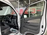 運転席ドア内張の状態です。