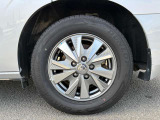 純正アルミホイールで、愛車をもっとカッコよく自動車メーカーが直接扱う純正アルミホイール。車種にマッチしたデザインで、愛車の個性を際立たせます。安全性や耐久性にも優れ、安心して使用できます。