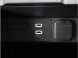 【USB接続】USB接続も可能です。スマートフォンと連動して音楽も再生可能です。