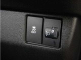 ◆VSA◆横滑り防止装置が装備されています。コーナーリング時の横すべりを抑える機能と、車両の急激な挙動変化を抑える機能で、安定した走行を実現しています。運転に安心とゆとりが出来ます。