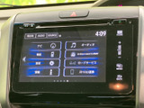 目的地設定や音楽再生など、多彩な操作が可能なナビゲーションシステムを搭載。スムーズな操作で快適なドライブをサポートします。