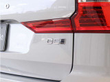 【B5 AWD】ブレーキエネルギー回生システムなど、先進の環境技術により、高い効率性も実現しています。また、高い走行安定性とトラクション性能を発揮するAWD機構を備えています。