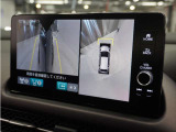 ◆マルチビューカメラシステム◆運転席から見づらい前後左右を、ナビ画面の映像で確認。見通しの悪い交差点や狭い道でのすれ違い、駐車などをサポートします。