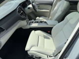 ◆シート/快適性を伝統とするシート。XC90のシートが伝説的に語られている理由は、座ってみればおわかりいただけるはずです。