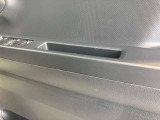 ドア内張にキズがあります。