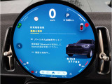 【Bluethooth接続可能】お手持ちの端末をiDriveと接続可能で御座います。お気に入りのミュージックを流しながらのドライブや、運転中の着信時などに接続していると非常に便利で御座います。