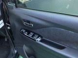 運転席側のドア部。パワーウィンドーのスイッチになります。