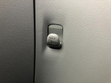 品質へのこだわり!専門のカークリーニング業者さんに依頼をして徹底的に内装・外装をキレイにしてもらっております。外装は磨きもしてもらっていますのでピカピカですね☆