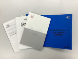 お車、ナビ、ETCの取扱説明書、メンテナンスノートが付属しております。
