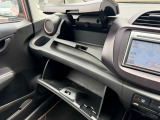 グローブボックス