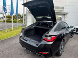 BMW Premium Selection保証では、ご購入後2年間に渡り走行距離無制限で、エンジン・ブレーキ・ミッション等のメイン部分に関しまして、万が一修理・整備が必要になりました際に部品・工賃無料にて対応いたします。