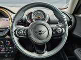 ステアリングやスイッチ類もきれいな状態です。