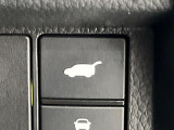 【パワーバックドア】スマートキーや運転席のボタンを押すだけでリアゲートが自動で開閉します!荷物を持っている時や、高い位置にあるバックドアを閉める際に便利な機能です♪