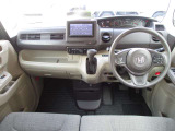 4WD/プッシュスタートエンジン/スマートキー/アイドリングストップ/バックカメラ/ETC/Bluetooth/オートライト/電格ドアミラー/ハンドルスイッチ/シートヒーター/衝突被害軽減ブレーキ