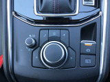 運転席右側に各種安全装備の切替スイッチがございます!!詳しくはスタッフまで。