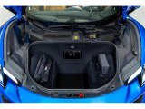 トランク容量は169L。お手荷物の収納が可能です。