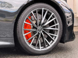 【オプション】鍛造21インチアルミホイール(切削光輝+スーパーグロスブラックメタリック塗装)・ロゴ入りオレンジキャリパー