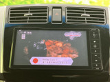 停車時にデジタルテレビを楽しめる機能が搭載。旅先や休憩時間に、お気に入りの番組を気軽に視聴できます。情報収集にも便利で、快適なカーライフをサポートします。