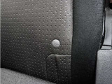 ◆ISOFIX◆シートベルトいらずでチャイルドシートと固定金具を連結するだけでガッチリ固定できます。