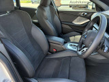 BMWでは人間工学に基づき、長時間運転しても疲れにくいシートに設計しております。