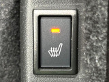 【シートヒーター】寒い日に重宝するシートヒーター!エアコンより早く温まってくれるので寒がりの人も安心ですね♪エアコンの温風は乾燥するから苦手、という方にもをおすすめです。