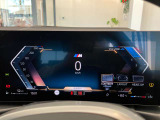 運転の楽しいBMWでは、アクセルを踏み込んでしまいそうになりますが、速度表示も見やすいため、常にお車の速度を把握できます。