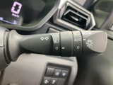 直感的な操作で、安全な走行をサポート。視認性の高いデザインで、周囲の車にも存在をアピールします。